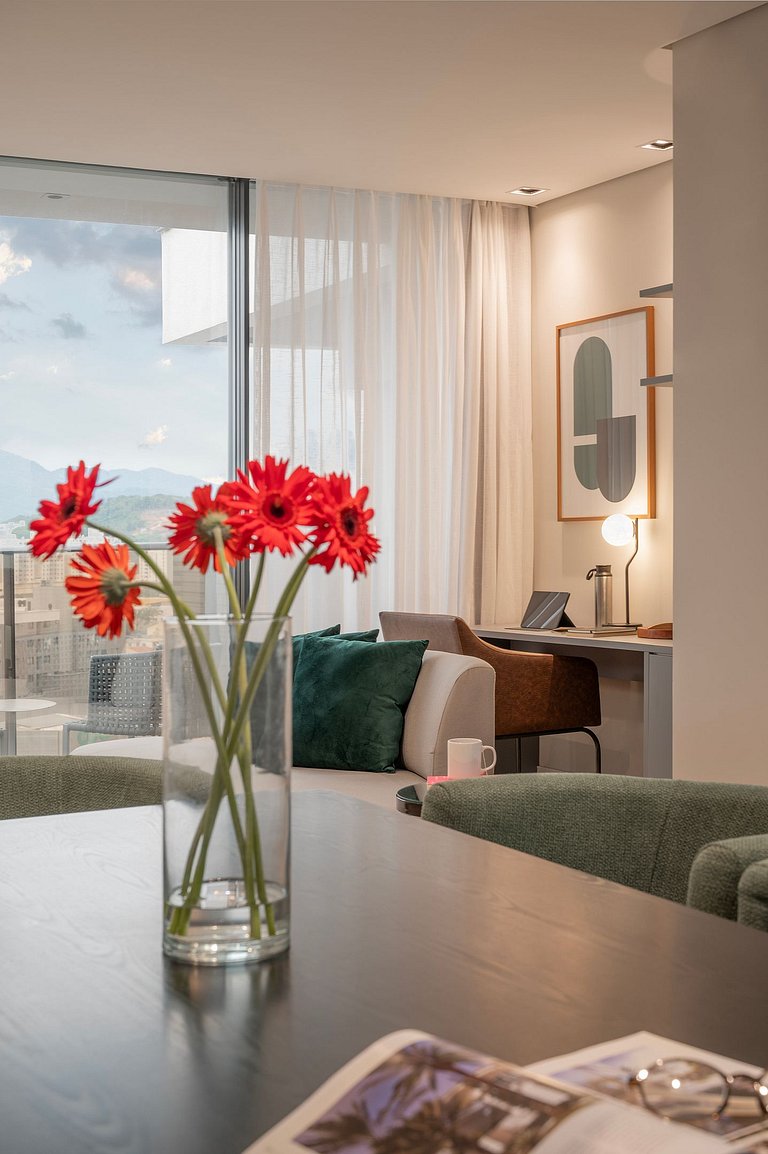 Apto luxuoso de 2 quartos | Balneário Shopping