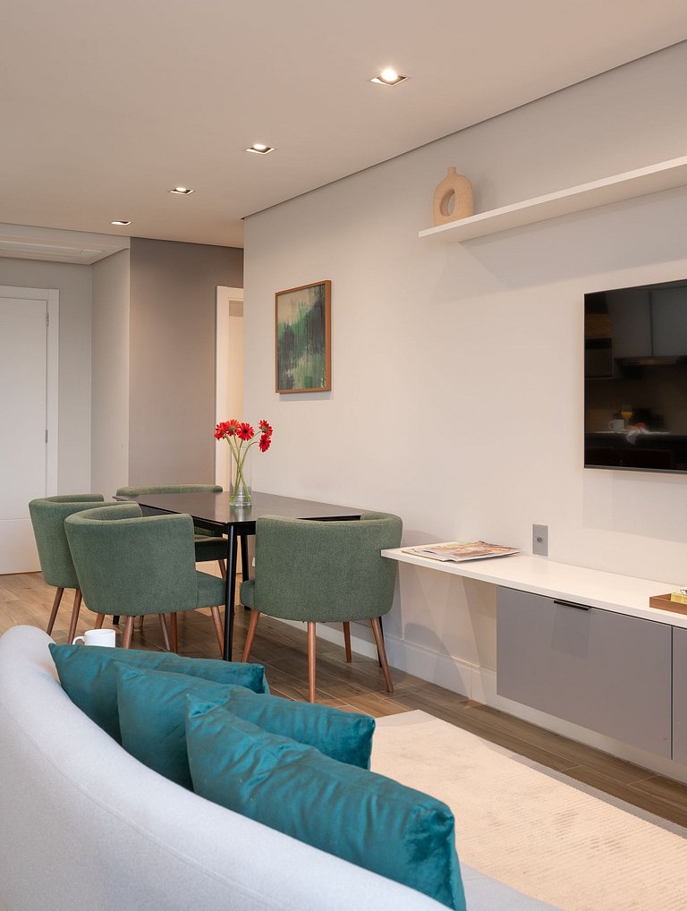Apto luxuoso de 2 quartos | Balneário Shopping