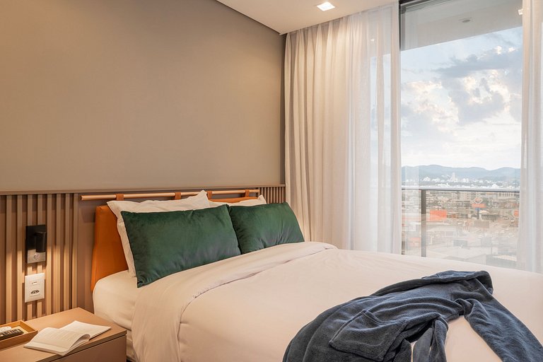 Apto luxuoso de 2 quartos | Balneário Shopping