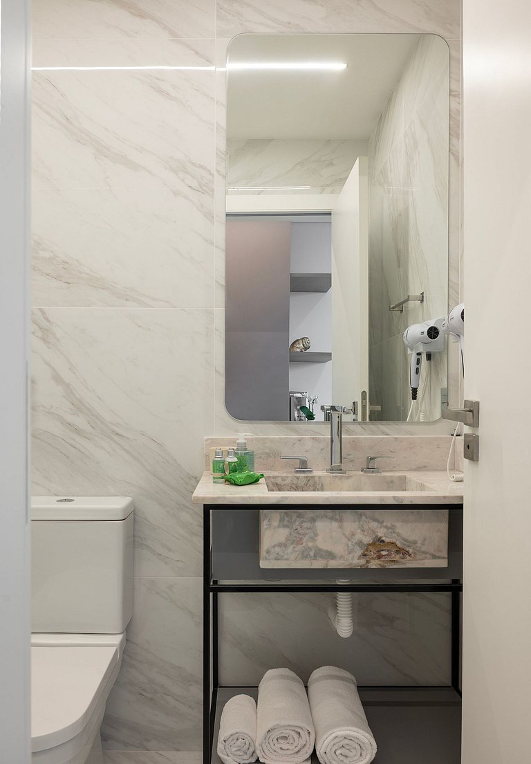 Apto luxuoso de 2 quartos | Balneário Shopping