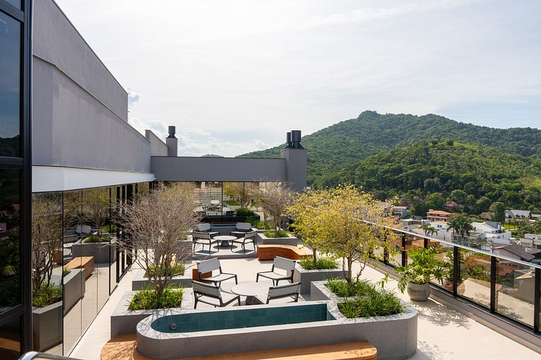 Apto de 2 quartos no Balneário Shopping | Luxo