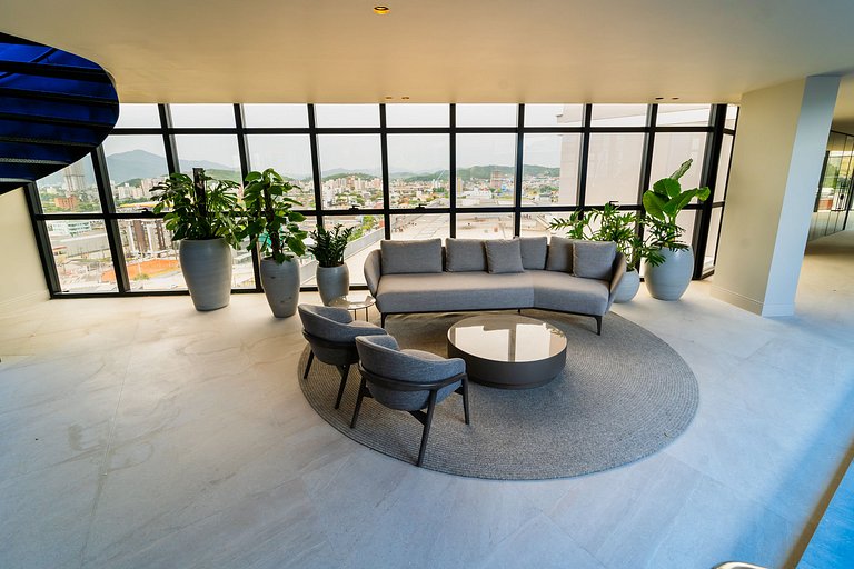 Apto de 2 quartos no Balneário Shopping | Luxo