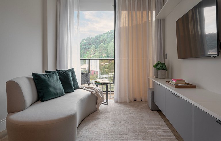 Apto luxuoso com 2 quartos | Balneário Shopping