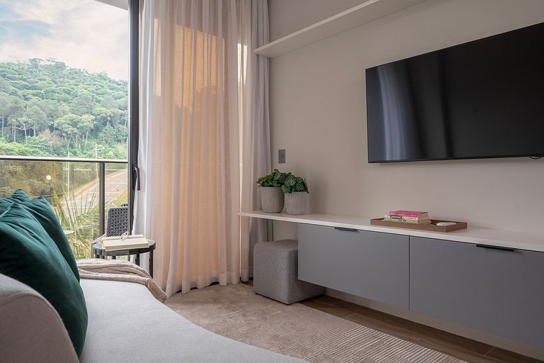 Apto luxuoso com 2 quartos | Balneário Shopping