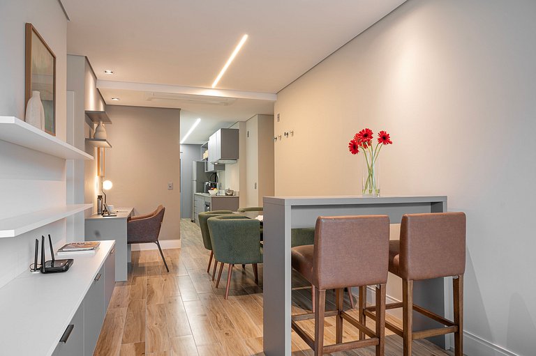 Apto luxuoso com 2 quartos | Balneário Shopping