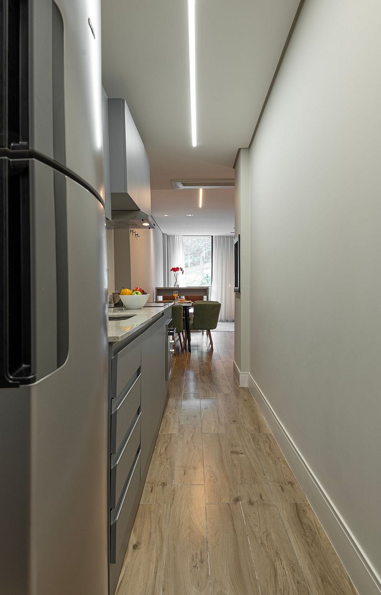 Apto luxuoso com 2 quartos | Balneário Shopping
