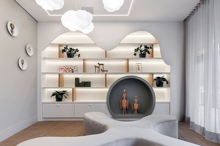 Apto luxuoso com 2 quartos | Balneário Shopping