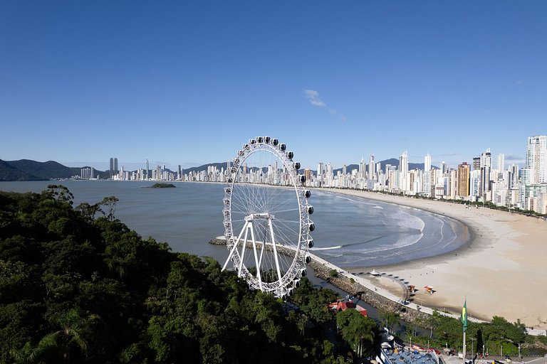 Apto de 2 quartos ao lado do Balneário Shopping
