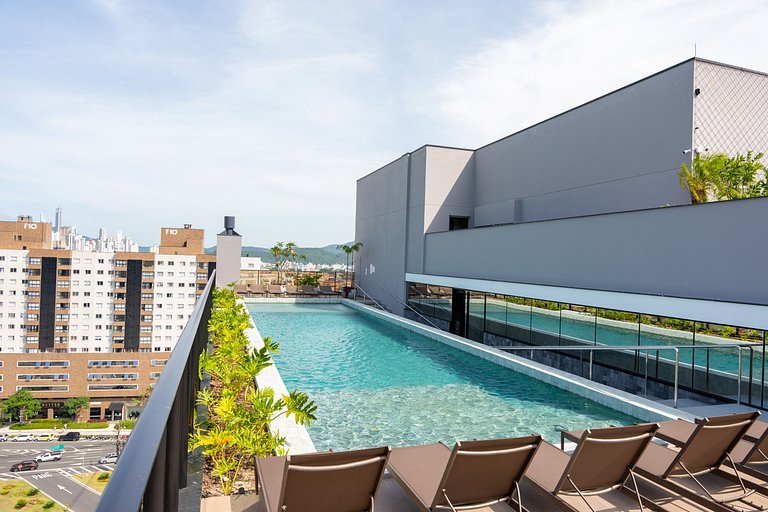 Apto luxuoso de 2 quartos | Balneário Shopping