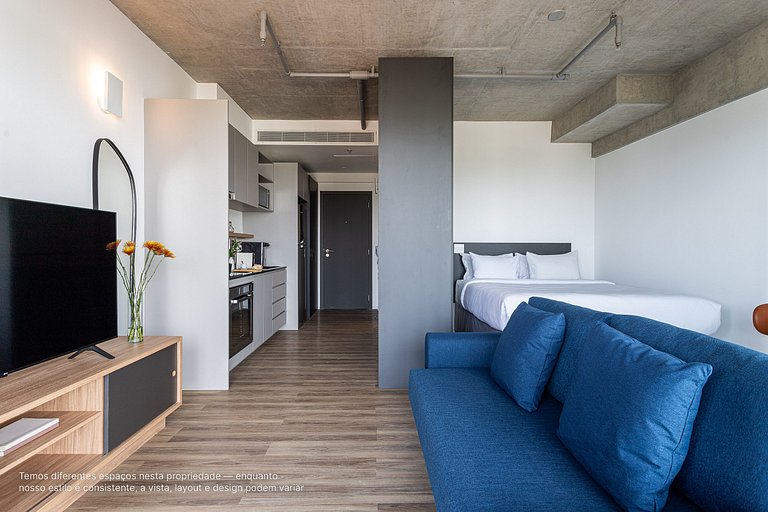 Studio com sacada | Prédio c piscina em Pinheiros