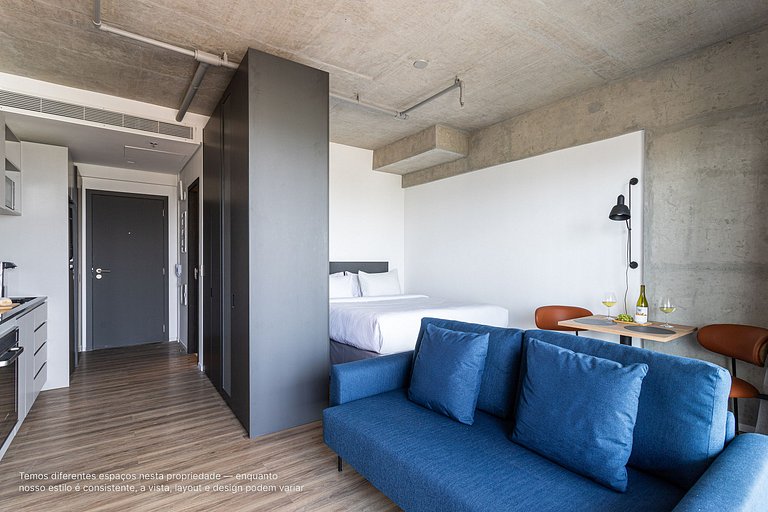 Studio com sacada | Prédio c piscina em Pinheiros