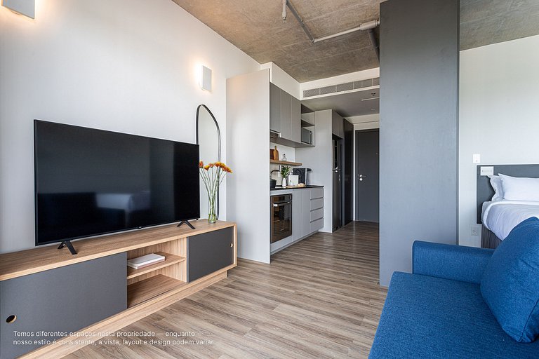 Studio com sacada | Prédio c piscina em Pinheiros