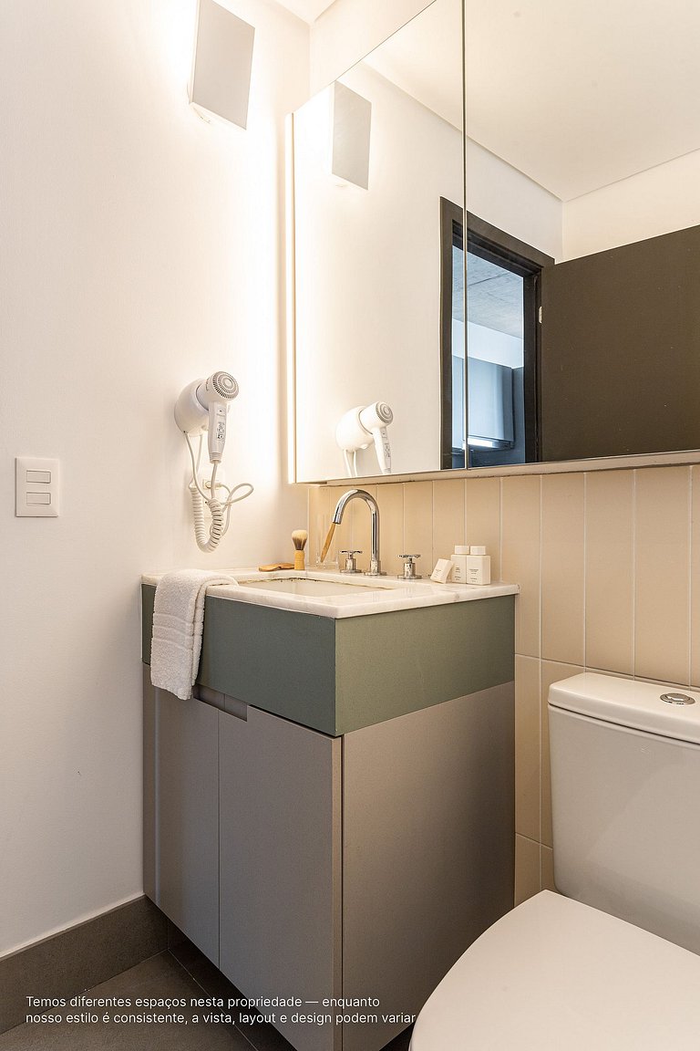 Studio com sacada | Prédio c piscina em Pinheiros