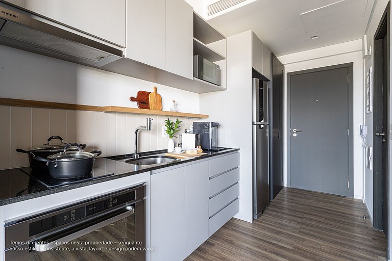 Studio com sacada | Prédio c piscina em Pinheiros