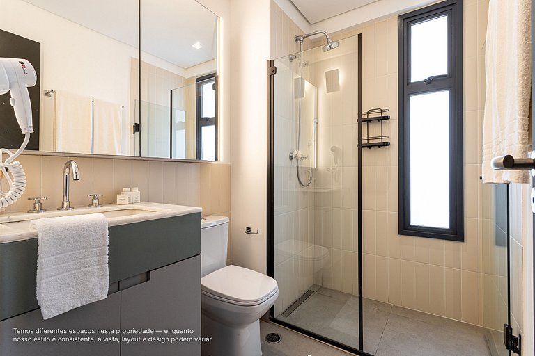 Studio com sacada | Prédio c piscina em Pinheiros