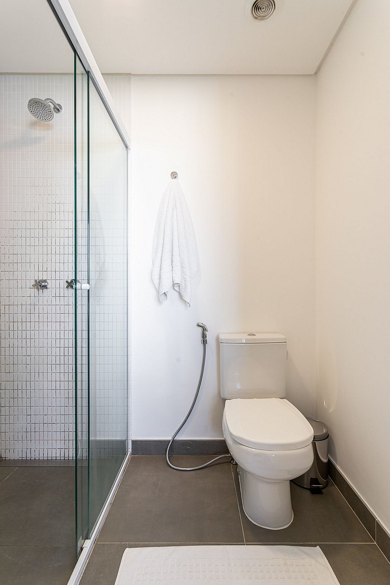 Studio funcional com varanda | Prédio com piscina