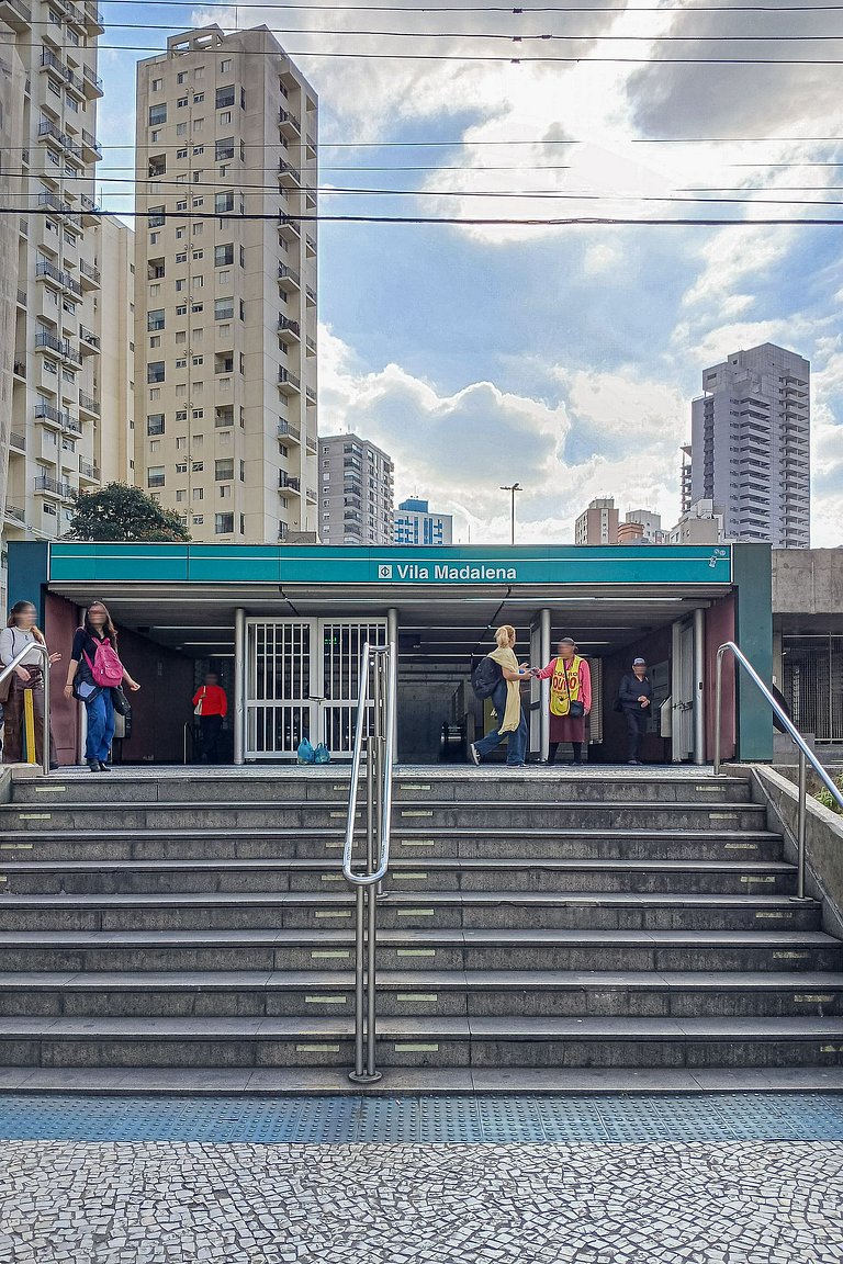 Studio funcional com varanda | Prédio com piscina