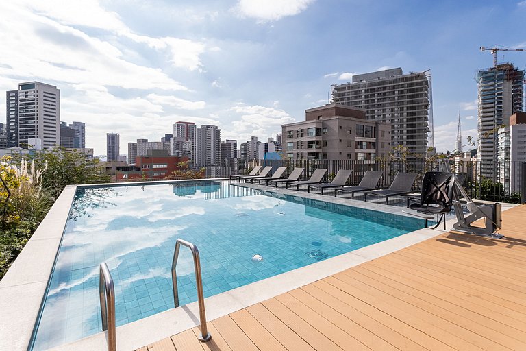 Studio funcional com varanda | Prédio com piscina