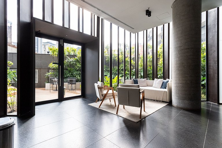 Studio funcional com varanda | Prédio com piscina