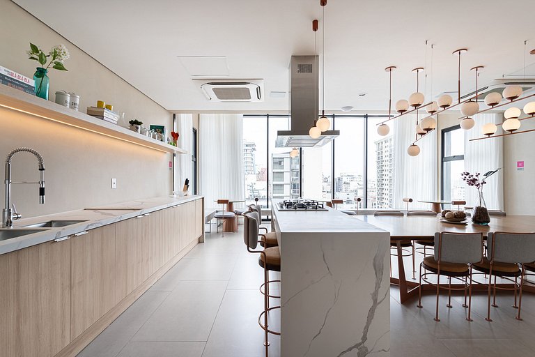 Estúdio com cama queen e varanda próx Av Paulista