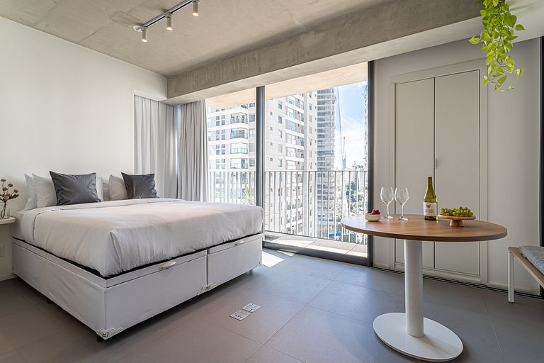 Estúdio completo Piscina no coração da Vl Madalena