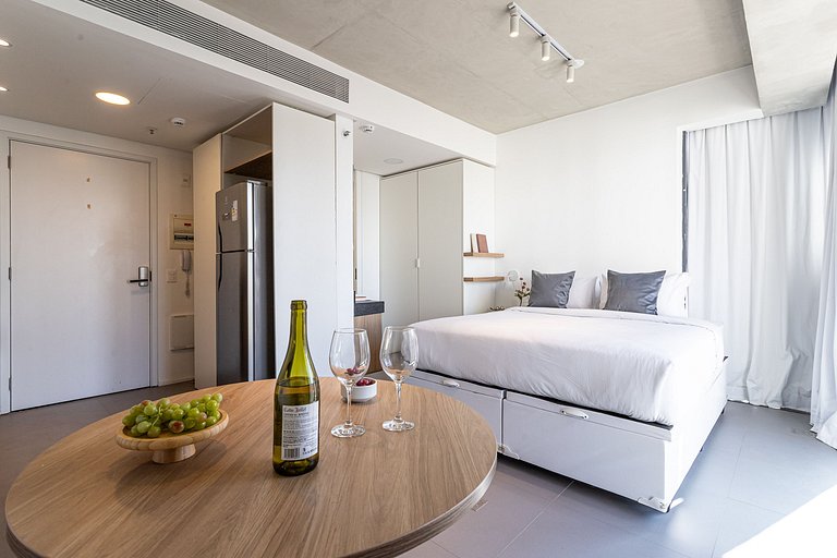 Estúdio completo Piscina no coração da Vl Madalena