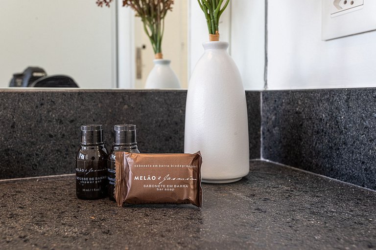 Estúdio completo Piscina no coração da Vl Madalena