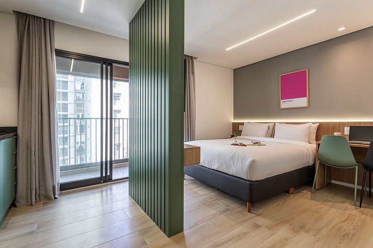 Studio com varanda próximo a Av Paulista