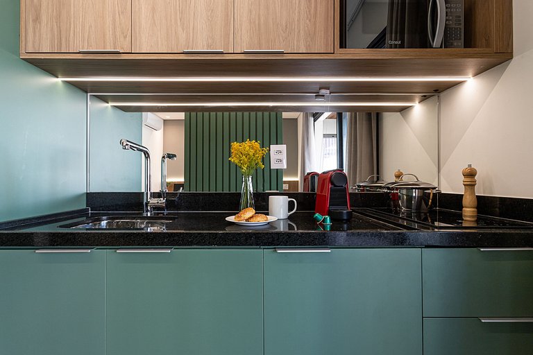 Estúdio c varanda, próx Av Paulista c piscina