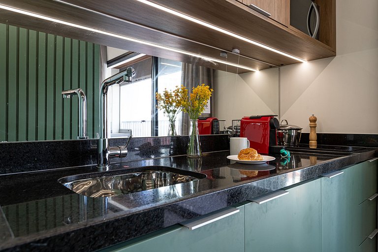 Estúdio c varanda, próx Av Paulista c piscina