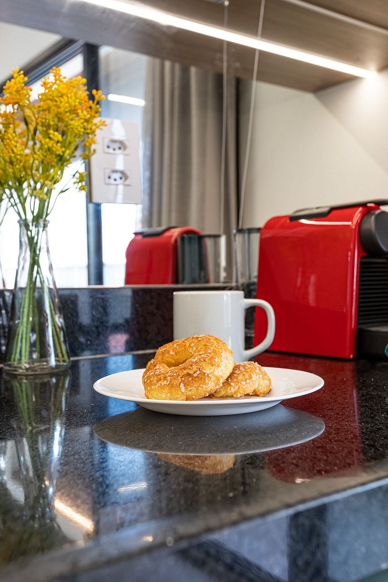 Estúdio c varanda, próx Av Paulista c piscina