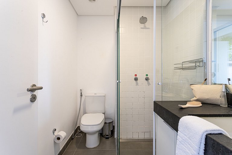 Apê em Prédio c piscina na Vila Madalena