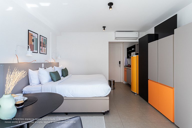 Studio casal c sacada e garagem prox à Faria Lima