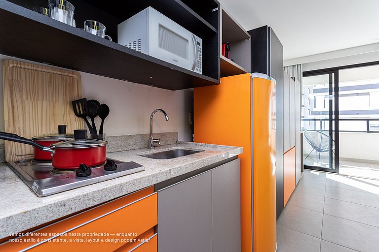 Studio casal c sacada e garagem prox à Faria Lima