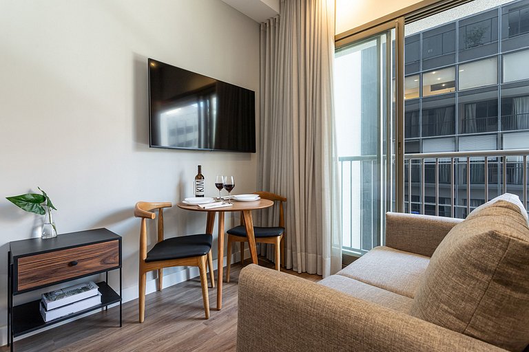 Estúdio em prédio c piscina e academia Av Angélica