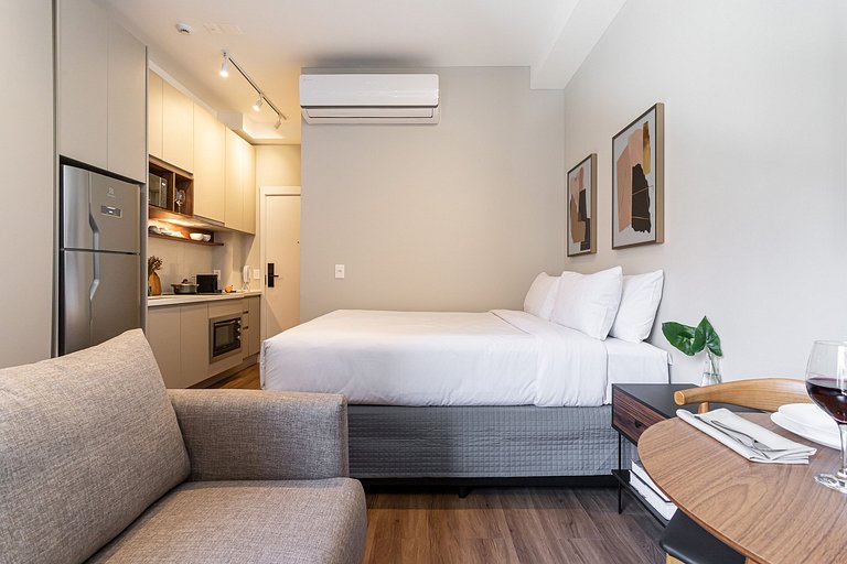 Estúdio em prédio c piscina e academia Av Angélica