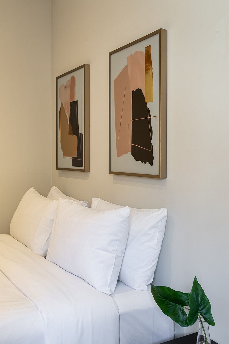 Estúdio em prédio c piscina e academia Av Angélica