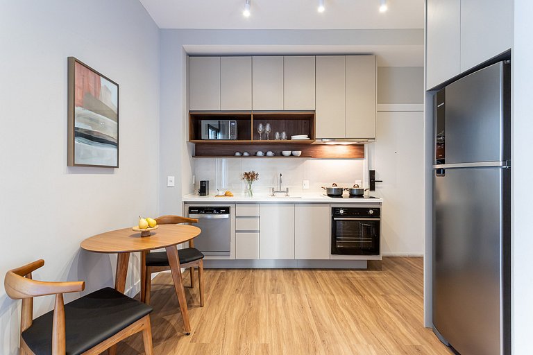 Apto novo, prédio c piscina Av Angélica