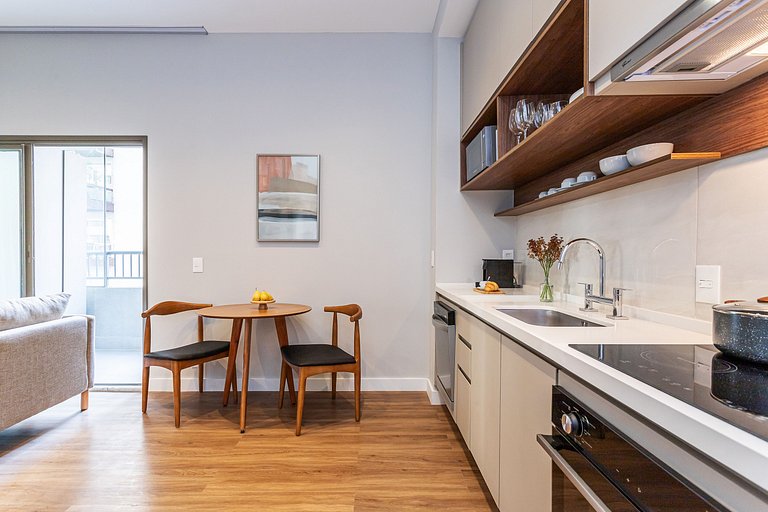 Apto novo, prédio c piscina Av Angélica