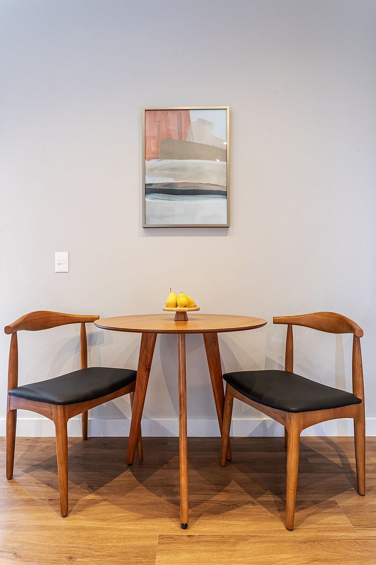 Apto novo, prédio c piscina Av Angélica