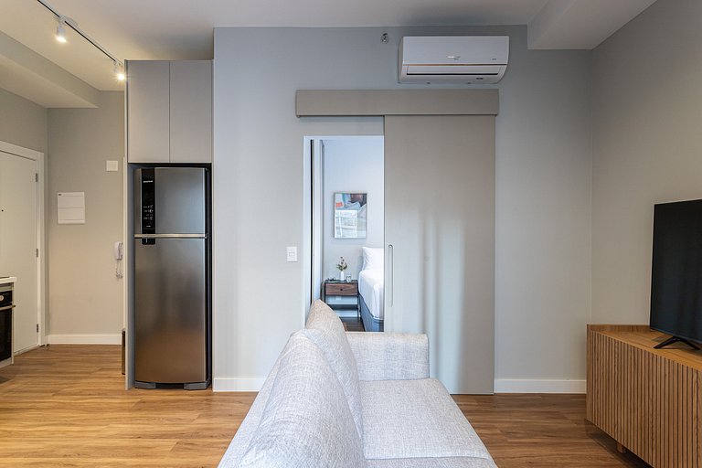 Apto novo, prédio c piscina Av Angélica