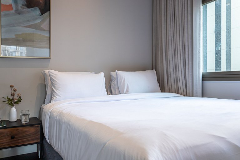 Apto novo, prédio c piscina Av Angélica