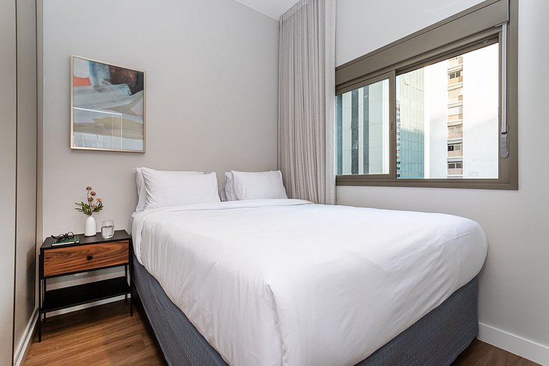 Apto novo, prédio c piscina Av Angélica