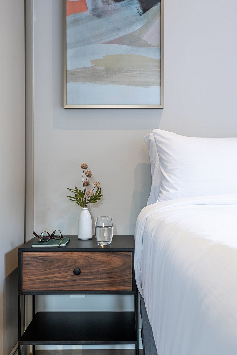 Apto novo, prédio c piscina Av Angélica