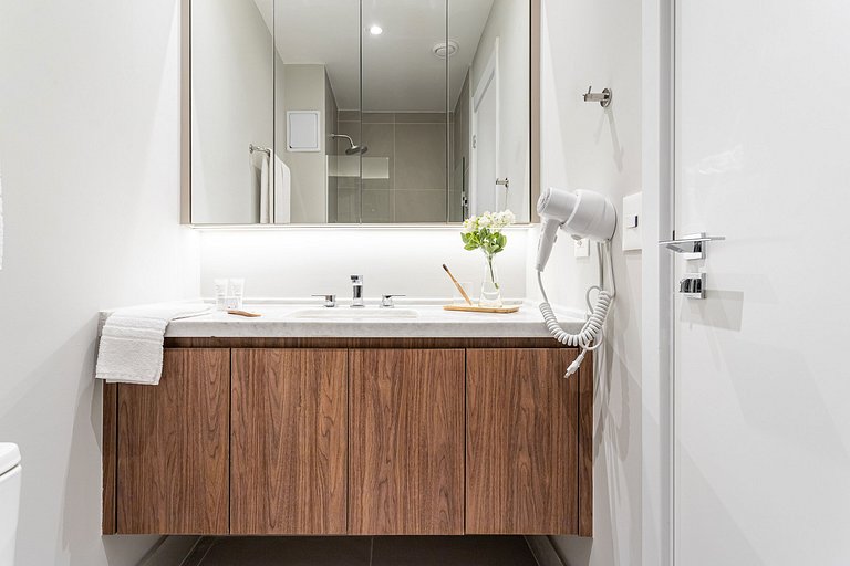 Apto novo, prédio c piscina Av Angélica