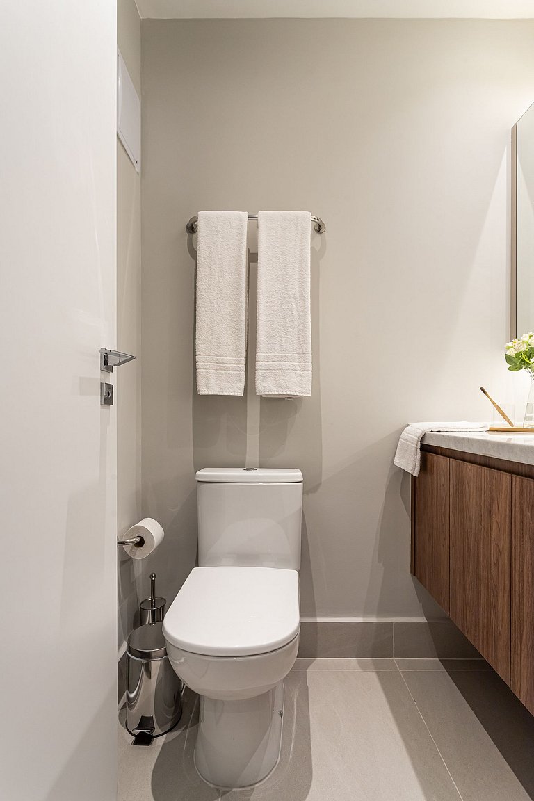 Apto novo, prédio c piscina Av Angélica