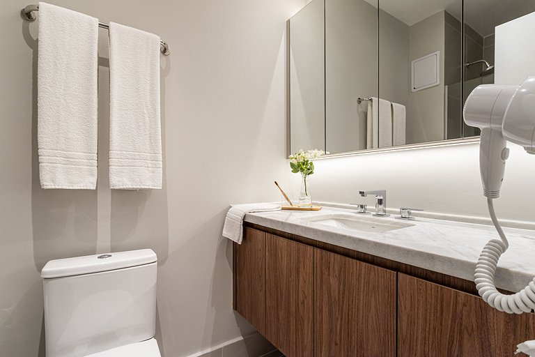 Apto novo, prédio c piscina Av Angélica