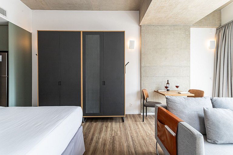 Studio em prédio c coworking e piscina | Pinheiros