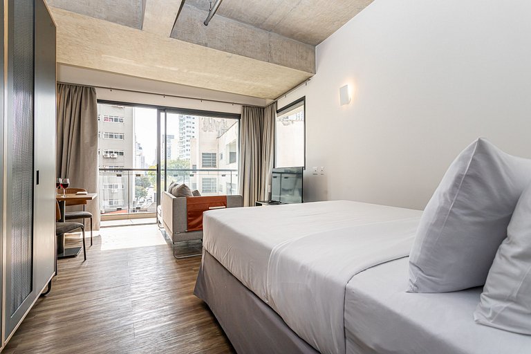 Studio em prédio c piscina | Pinheiros