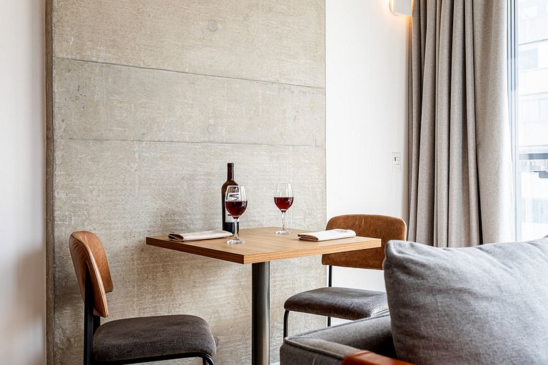 Studio em prédio c coworking e piscina | Pinheiros